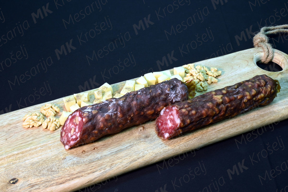  Mesarija Krošelj - domača suha salama z orehi  